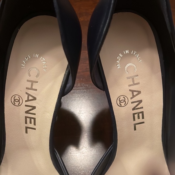 Chanel Camellia Heels - Picture 4 of 8